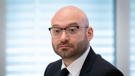 Zwei Verletzte: Innenminister Wilke verurteilt Angriff auf Kundgebung