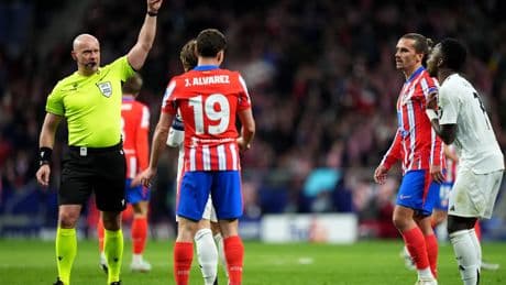 Szymon Marciniak, el árbitro que anuló el penalti de Julián Álvarez, dirigirá el Inter - Barcelona