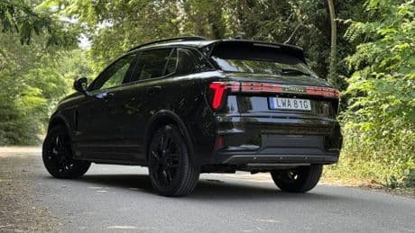 Lynk & Co 01 (2025): il SUV plug-in si evolve tra design, tecnologia e autonomia