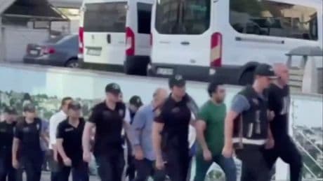 Yine o teşhir görüntüsü