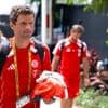 Vom FC Bayern in die USA?: Thomas Müller deutet in Video Wechsel „über großen Teich“ an