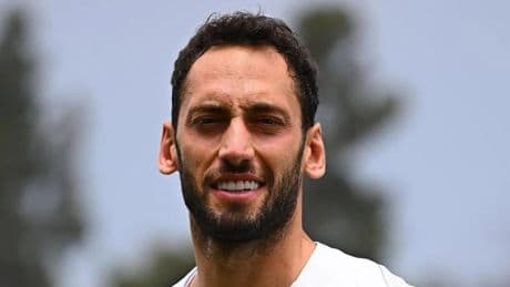 Hakan Çalhanoğlu: Inter’de mutluyum!