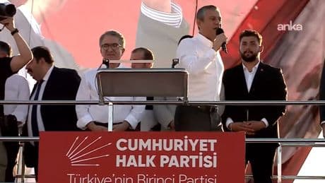 Özgür Özel Malatya mitinginde konuşuyor: 75 bin depremzede hâlâ konteynerde