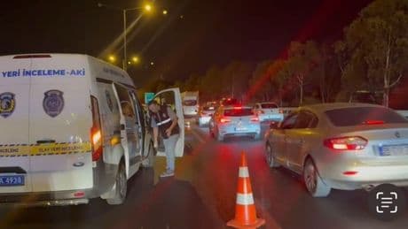 İzmir'de bariyerlere çarpan motosiklet sürücüsü can verdi