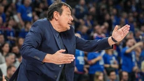 Anadolu Efes tribünleri ve Ataman arasında gerginlik