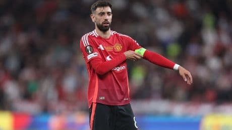 Bruno Fernandes ‘REJECTS Al-Hilal transfer despite £200m package’ as Man Utd star ‘wants to play at top level in Europe’