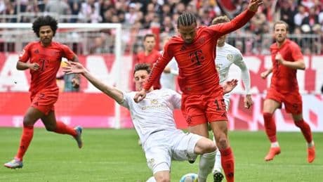 Fußball-Bundesliga: Meister-Entscheidung vertagt: Bayern und Bayer gewinnen