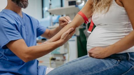 Offered a cash price for a prenatal genetic test? It may be your best bet