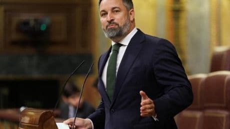 Abascal tilda a Sánchez de «calamidad histórica» y exige que dimita por el apagón