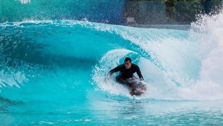 Olas a la carta para surfear de Australia a Madrid