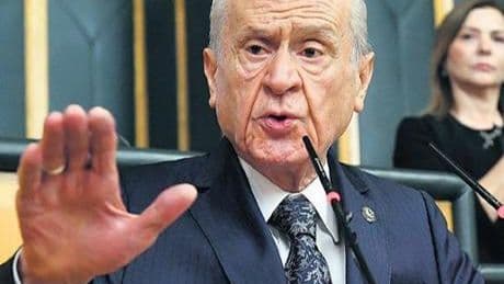 ‘Sokak sokak gez de görelim boyunun ölçüsünü’