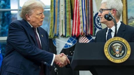 Trump amenaza con aranceles del 100% a chips y semiconductores salvo si se fabrican en EE.UU.