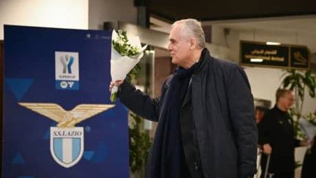 Bimba indossa maglia e cappellino della Lazio e non la fanno entrare al ristorante. Proprietari minacciati di morte