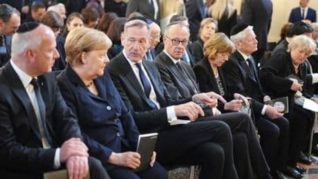 Margot Friedländer: Zahlreiche Trauergäste nehmen Abschied bei Beerdigung