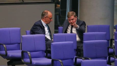 Der Kanzler und sein Außenminister - Spielen Merz und Wadephul ein doppeltes Spiel?