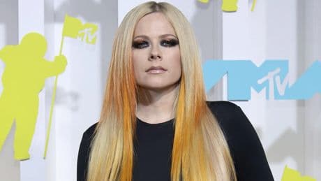 De &#039;Complicated&#039; a su colaboración con Billy Idol: así es, a sus 40 años, Avril Lavigne, reina del pop punk