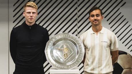 PSV-aanvoerder Schouten over vergelijking met De Jong: 'Ik ben geen Luuk, ik ben Jerdy'