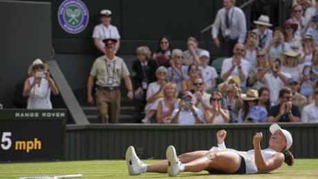 Iga Swiatek’s excessive celebration evokes memories of infamous Wimbledon farce