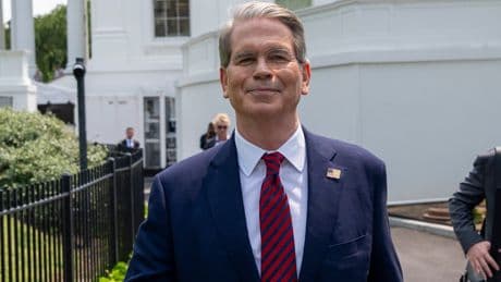 US declines to label China a currency manipulator, but blasts its transparency policies