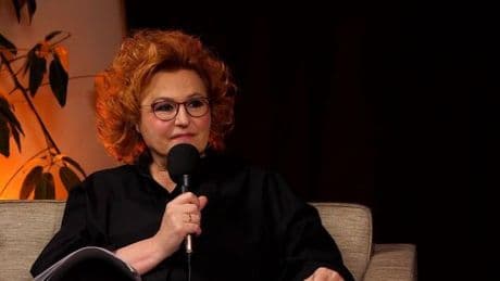 Betrug in der Beziehung: "Ein Mann, der mehrere Frauen gleichzeitig und parallel betrügt"