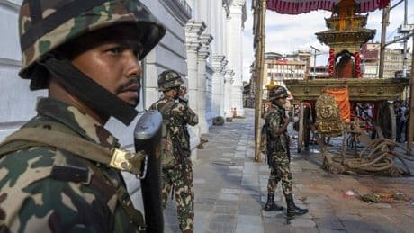 El ejército y los manifestantes negocian una salida política a la crisis en Nepal
