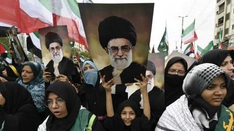 Iran, Khamenei e il no alla resa. «Vuole morire da martire, non si arrenderà mai»
Rischio escalation con gli Usa