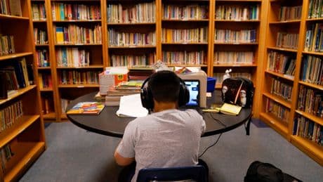 Los Angeles school district settles with parents who sued over distance learning