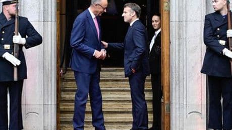 Emmanuel Macron bei Friedrich Merz in Berlin: Immerhin kein Fischbrötchen