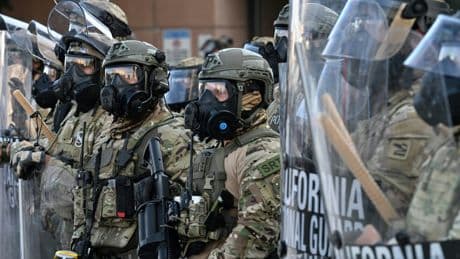 Etats-Unis : les premiers Marines commencent leurs opérations à Los Angeles