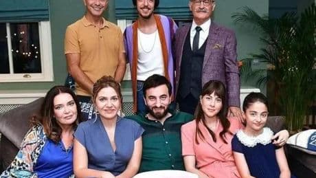 Aykut Enişte filmi oyuncuları: Cem Gelinoğlu, Melis Babadağ yer alıyor... Aykut Enişte nerede çekildi, hangi yıl?