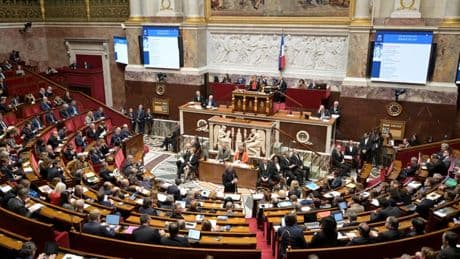 Plaintes classées sans suite: l'Assemblée adopte un texte pour mieux accompagner les victimes