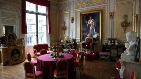 « On croise les doigts » : que va devenir le Palais Vivienne du très endetté Pierre-Jean Chalençon ?
