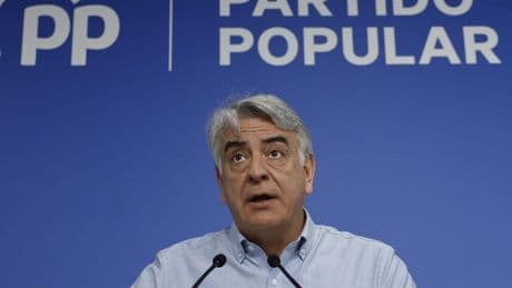 «Lehendakari, no tiene a los radicales enfrente, los tiene al lado, son sus socios»