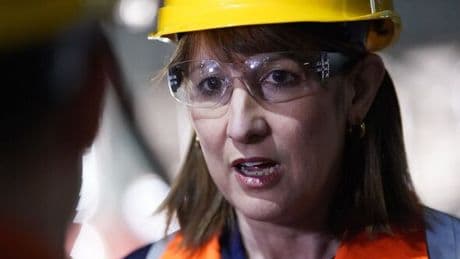 Economy LIVE: Rachel Reeves in Washington for crisis talks amid meltdown