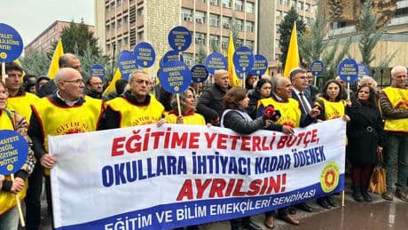 Öğretmensiz, binasız, sabunsuz, sıkıştırılmış eğitim