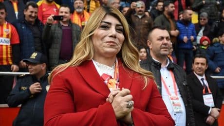 Türkiye'nin ilk kadın başkanı Berna Gözbaşı'na haciz şoku