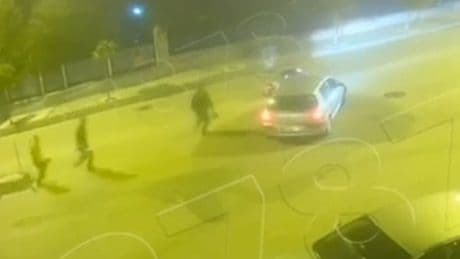 'Dur' ihtarına uymayan motosikletli otomobille çarpıştı! O anlar kamerada