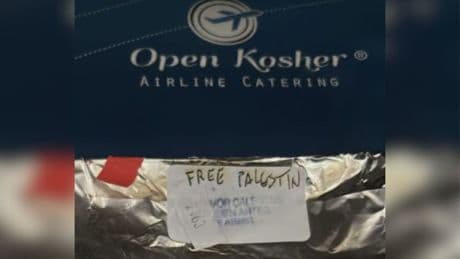 Iberia investiga la aparición de mensajes antisemitas en la comida kosher servida en un vuelo