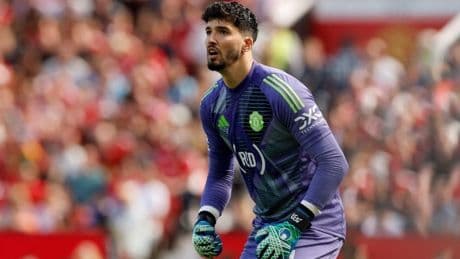 Altay Bayındır oynadı: Manchester United kendi evinde kayıp!