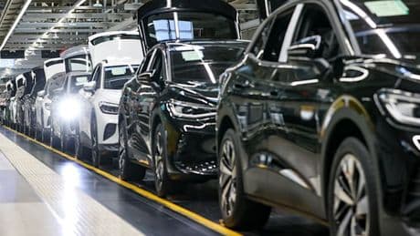 Zahl der Industriebeschäftigten sinkt – Deutsche Autobranche baut über 50.000 Jobs ab