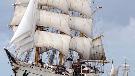 Windjammerfestival: Parade mit Präsident: "Sail" beginnt in Bremerhaven