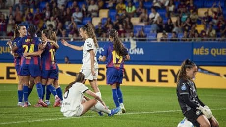 El Barça reduce a la mitad su caudal goleador ante el Logroño (4-0)