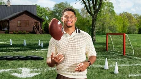 Chiefs Star Patrick Mahomes Partners With Airbnb For Unique Experience