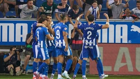 Tenaglia da la primera alegría al Alavés