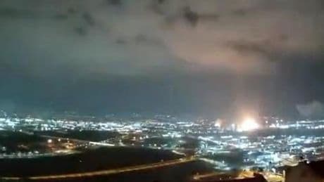 İran'ın vurduğu Hayfa Petrol Rafinerisi faaliyetlerini durdurdu
