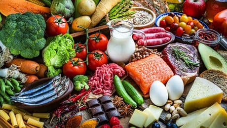 Ni lácteos ni pan: estos son los dos tipos de alimentos que los españoles cada vez consumen menos