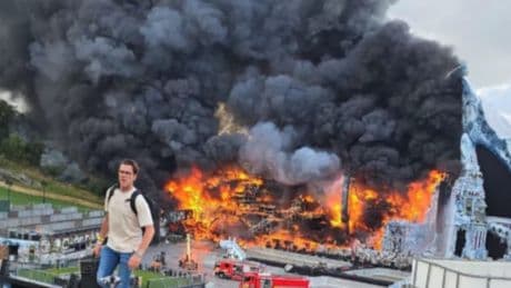 Incendio a Tomorrowland, in fiamme il palco del maxi-festival di musica elettronica in Belgio: non era ancora aperto al pubblico