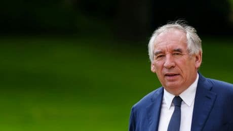 Pour tenter de surmonter les blocages, Bayrou évoque un référendum sur la réduction de la dette