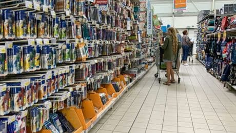 Fournitures scolaires: hausse de 2% des prix, l'UFC-Que Choisir alerte sur un pic à la rentrée