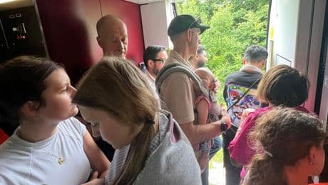 Odissea sull’Eurostar a Calais: “Bloccati da 4 ore senza bagni né aria condizionata”